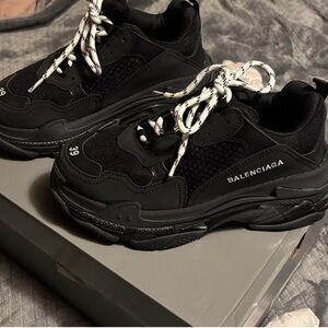 Balenciaga Womens Triple S Sneaker